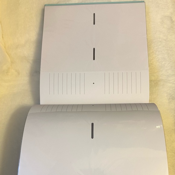 ⭐️NWT! Beautiful Flower accent photo album! - Picture 4 of 5